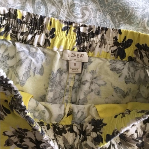 💸 SOLD :: J.Crew Yellow Floral Shorts Size 0 - Picture 4 of 7